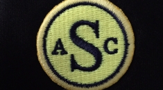 logo-auf-krawatte